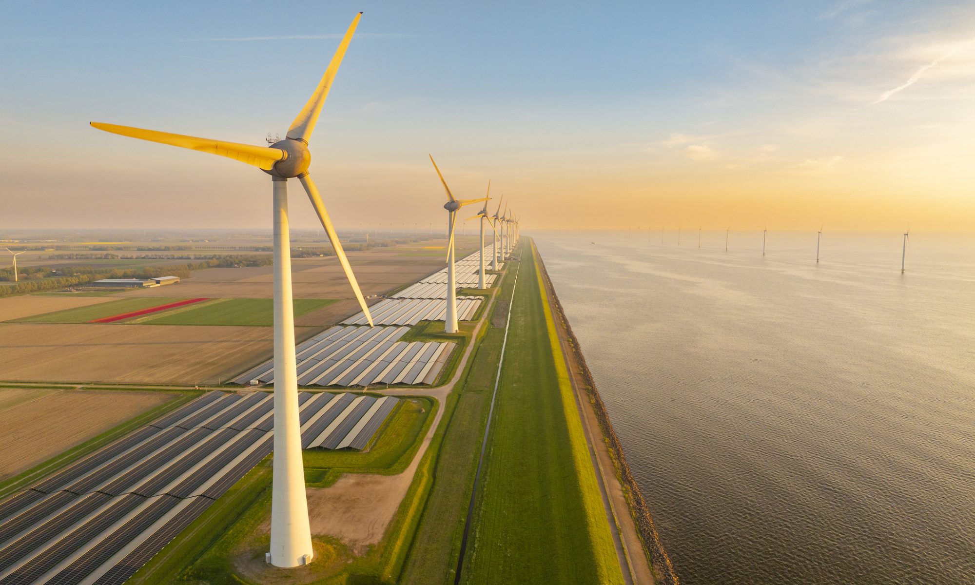 Hapag‑Lloyd Eyes Green Methanol Offtake — DevvStream (DEVS) Joins the ...