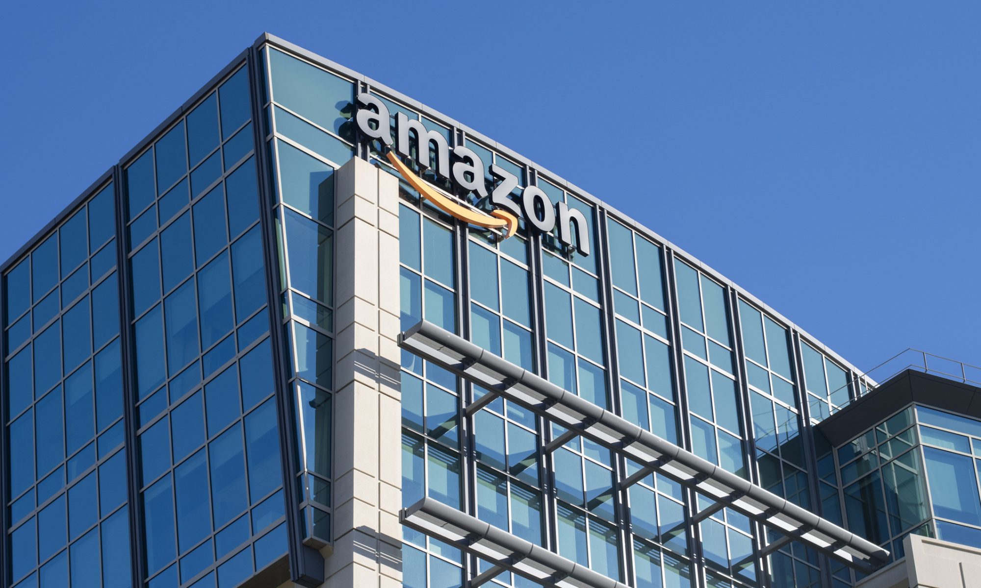 Amazon Q2 earnings crushed estimates as AWS grew 37% and capex guidance rose to $220B. Why AMZN stock rallied while Alphabet and Meta slid on similar news.