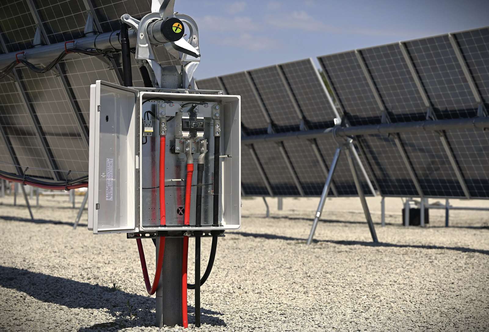 Nextpower (Nasdaq: NXT) secured a U.S. patent for its NX PowerMerge trunk bus eBOS technology and grew its backlog past 2 GW on a new BUILD Renewables award.