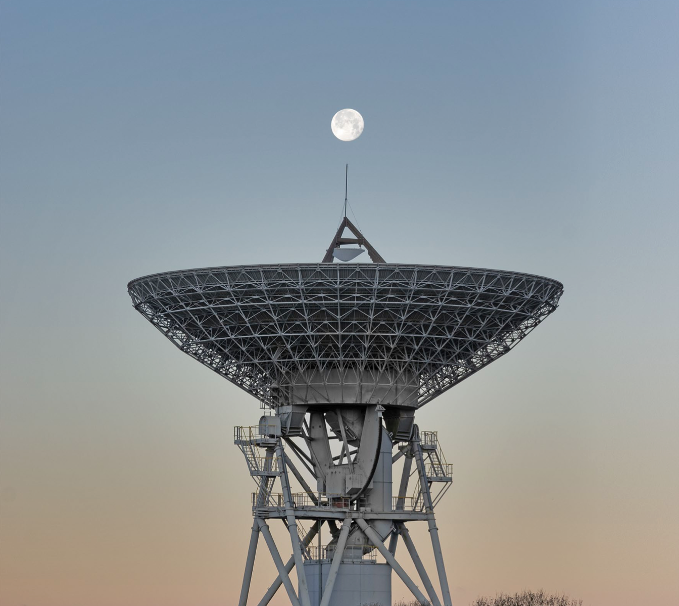 Intuitive Machines took authorization on a $600M+ satellite program, won 18 defense spacecraft orders and a NASA science mission in August. What it means for LUNR.