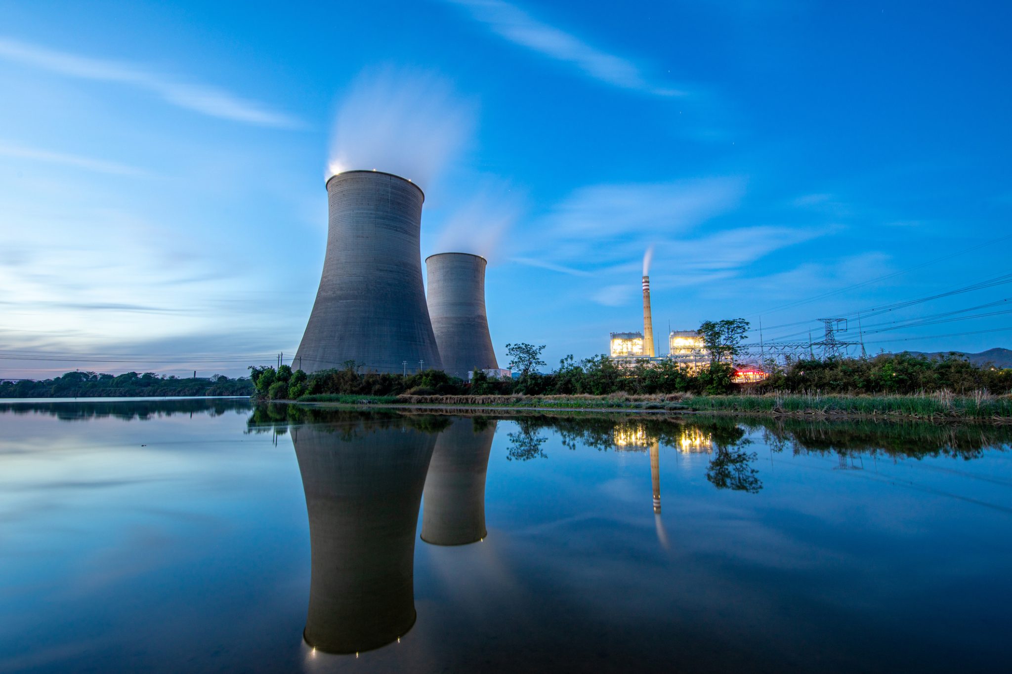UBS cut NuScale Power stock to Sell with a $6 target, citing a five-year timeline and $700M cash burn. SMR fell 11% as analysts split the nuclear trade.