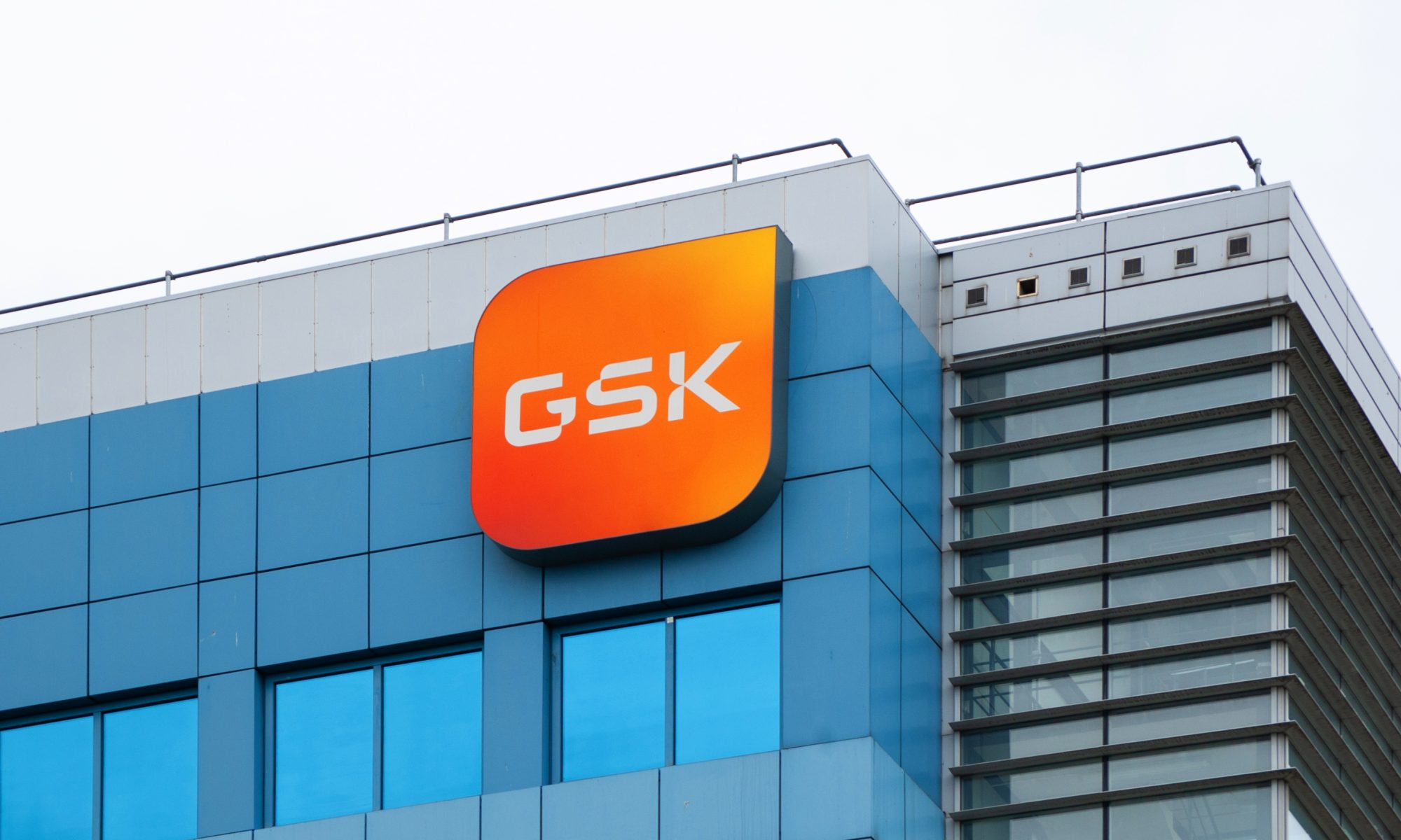 GSK will pay up to $750M for global rights to Chimagen's T-cell engager for multiple myeloma. Phase 1 starts next year, and Berenberg upgraded GSK to buy.