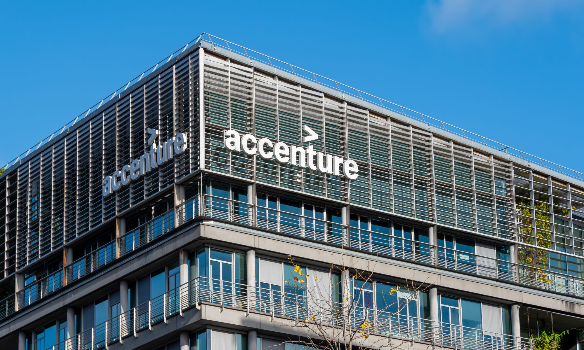 Accenture (NYSE: ACN) shares jumped over 21% after Q4 EPS of $3.29 and revenue of $18.68B beat estimates, with a record 141 deals of $100M+.