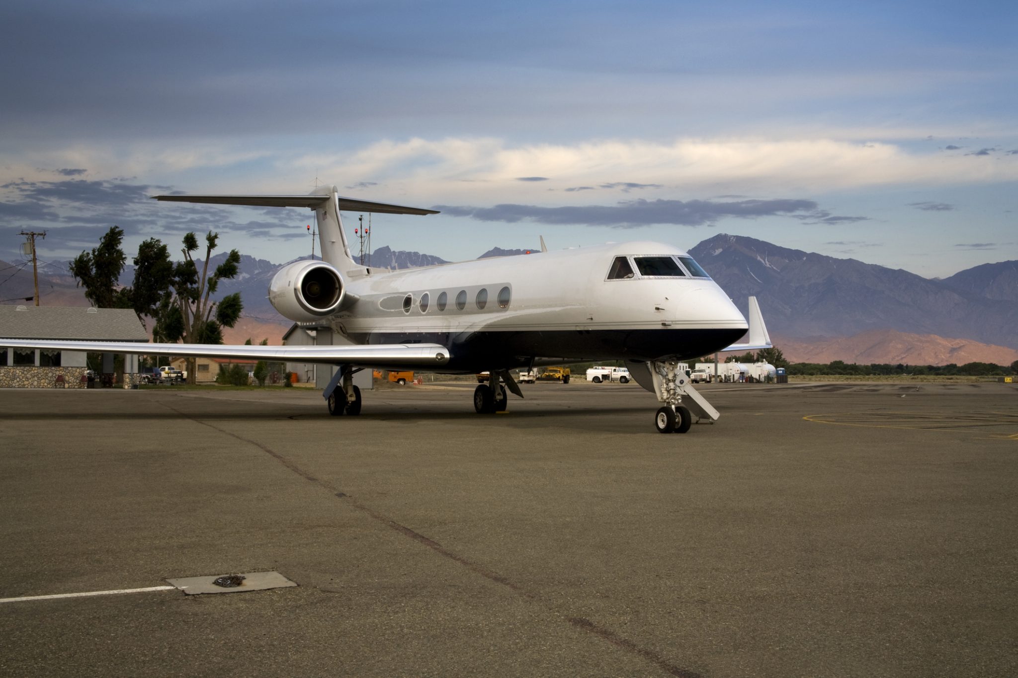 Surf Air Mobility (NYSE: SRFM) signed Clipper Aviation as its fourth OperatorOS customer, the Palantir-powered flight ops software.